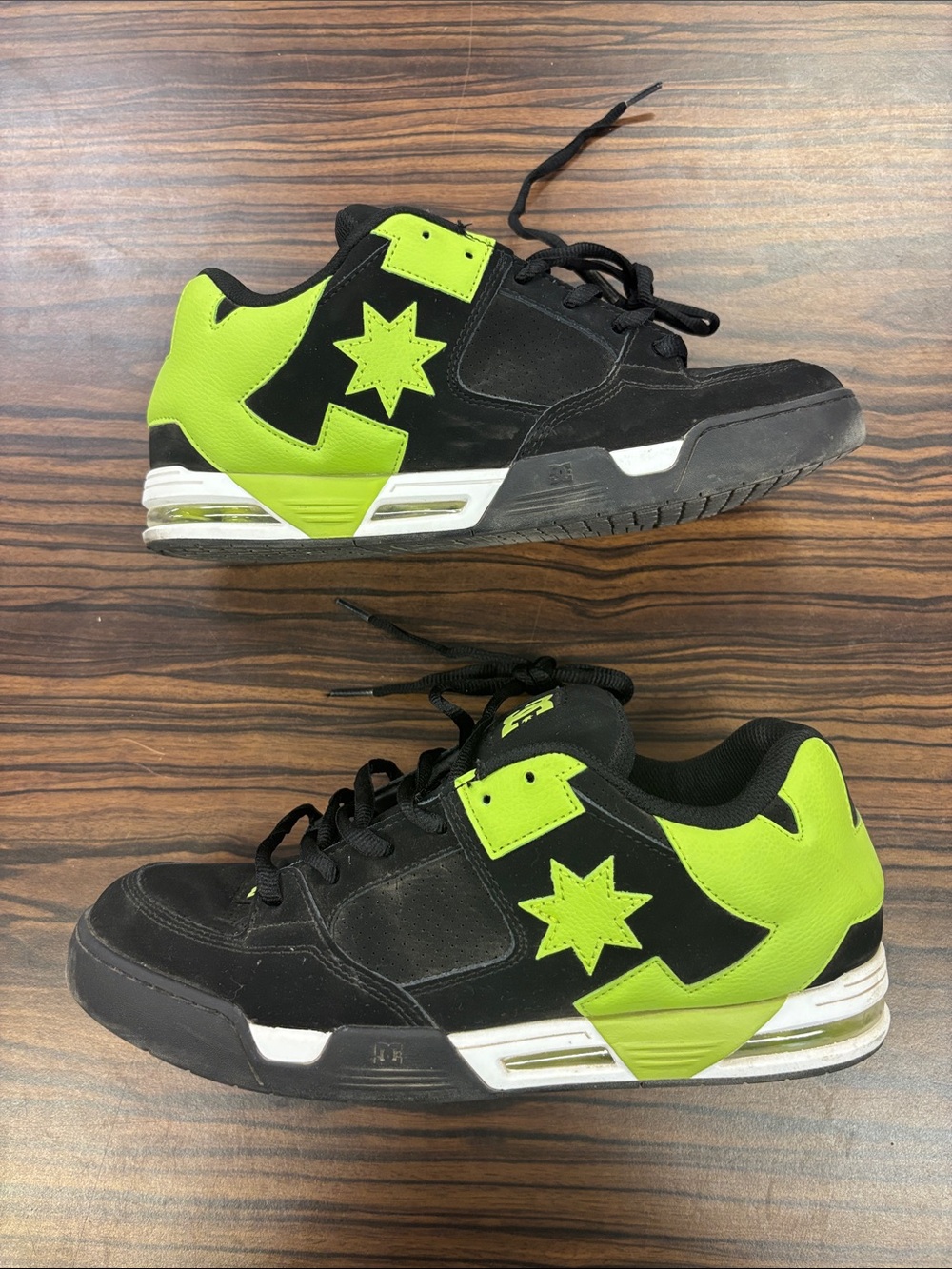 DC Shoes - Mens Command Shoes, size 11 US mens, color black/green. - Picture 3 of 5
